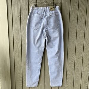 Vintage Lee Union-Made Mom Jeans | USA | Ultra High Rise V-Back | Size 6/8
